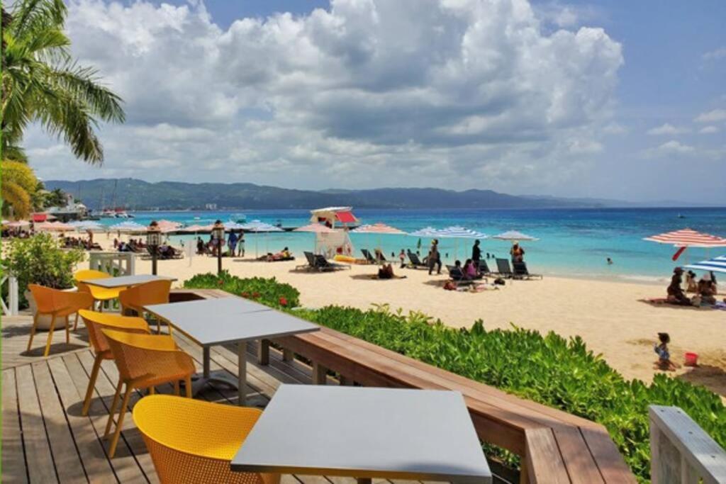 Falcon Islandview - Airport Pickup Available - 24Security 蒙特哥贝 外观 照片